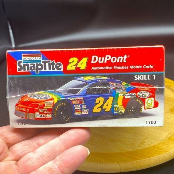 COPY - NIOB #24 1:32 scale model Monte Carlo car as driven by Jeff Gordon - Picture 4 of 8